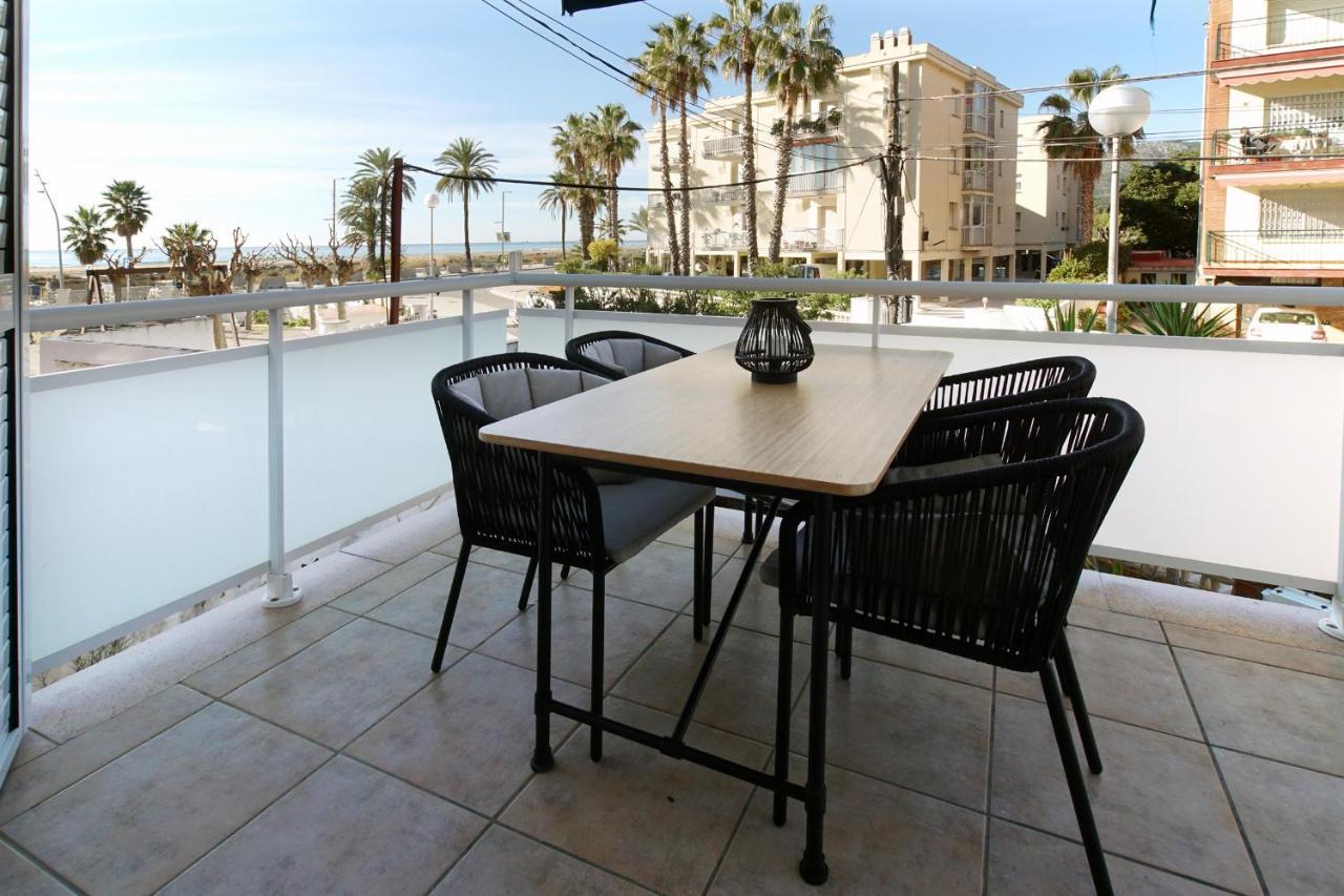 Beach Club House Apartment Castelldefels Exterior photo